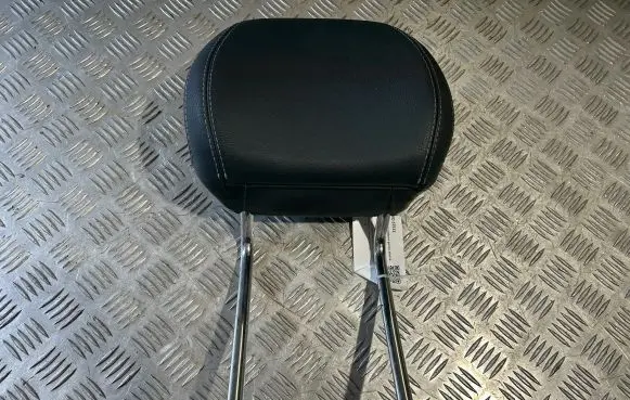 Mercedes-Benz GL X166 Front seat headrest 
