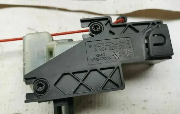 Mercedes-Benz E C207 W207 Fuel tank cap lock A2048200072 2048200072