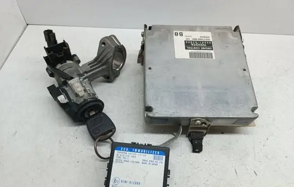 Toyota Corolla E120 E130 Engine control unit/module 8966102B80 MB2750008801