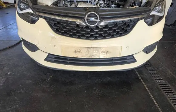 Opel Zafira C Front bumper 