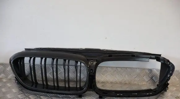 BMW M5 F90 Radiator trim 8069817
