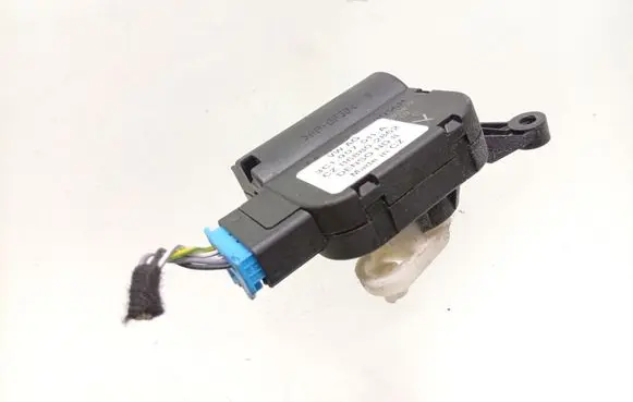 Volkswagen PASSAT B7 Air flap motor/actuator 3C1907511A