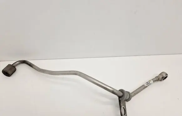 Volkswagen Golf VII Turbo turbocharger oiling pipe/hose 04L145771J