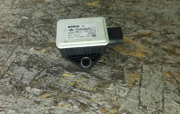 Audi A6 S6 C6 4F ESP acceleration yaw rate sensor 8E0907637B 0265005618