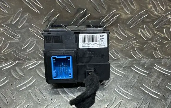 Citroen C4 II Picasso Air conditioner control unit module 9678007680 00136194 E1065901