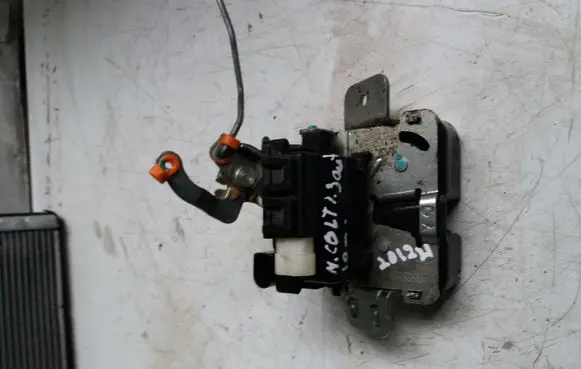 Mitsubishi Colt Tailgate/trunk/boot lock/catch/latch MR959190