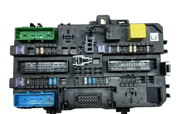 Opel Zafira B Fuse module 13268287 5DK00866925