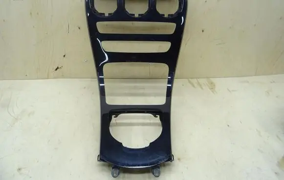 Mercedes-Benz C W205 Panel trim