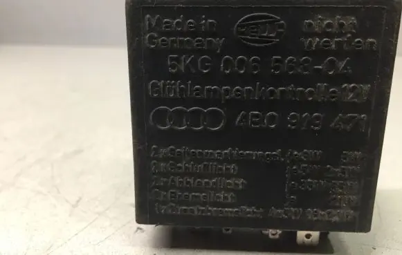 Audi A4 S4 B5 8D Other relay 4B0919471
