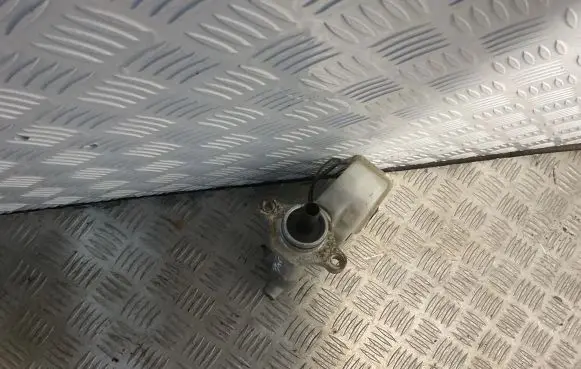 Ford Ranger Master brake cylinder