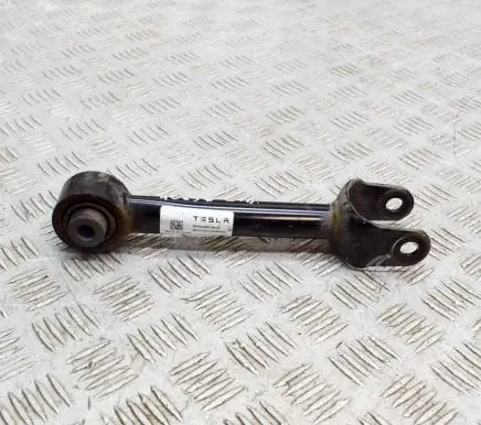 Tesla Model 3 Rear upper control arm/wishbone 104443100G