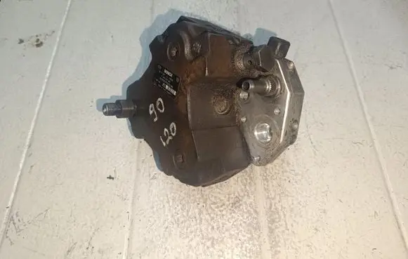 BMW 3 E90 E91 Fuel injection high pressure pump 7788670