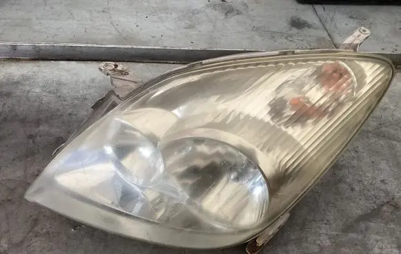 Toyota Corolla Verso E121 Headlight/headlamp 1668