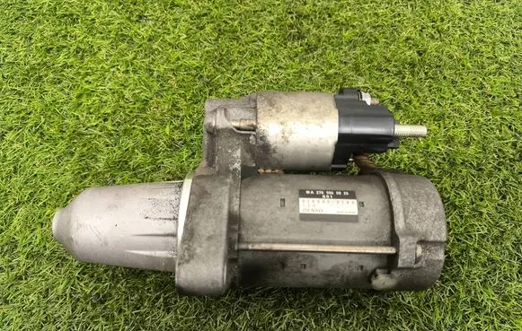 Mercedes-Benz B W246 W242 Starter motor A2709060026