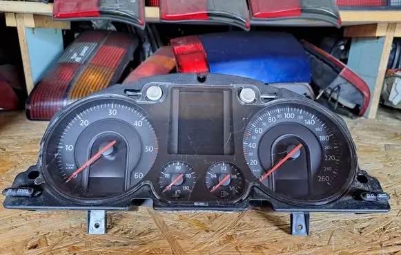 Volkswagen PASSAT B6 Speedometer (instrument cluster) 3C0920870G X0032000