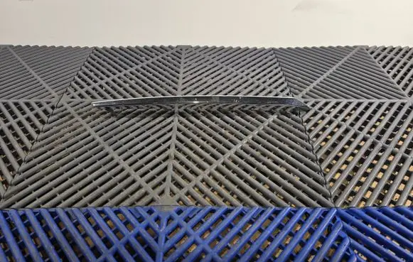 Front bumper splitter molding