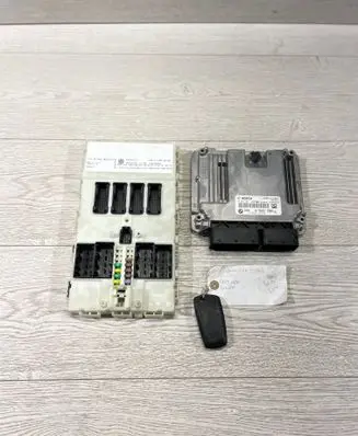 BMW 1 F20 F21 Engine ECU kit and lock set 8582280 0281031298 170211514