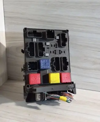 Renault Laguna II Fuse module 8200213234