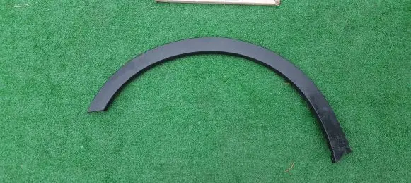 Suzuki SX4 S-Cross Rear arch trim 77251-61M0