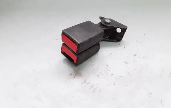 Opel Insignia A Middle seatbelt buckle (rear) 13267110 353354002