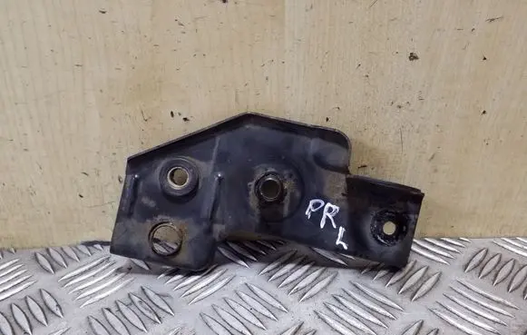 Toyota Avensis T270 Radiator mount bracket
