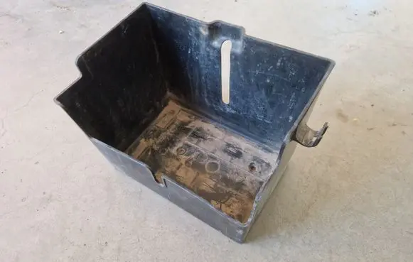 Battery box tray
