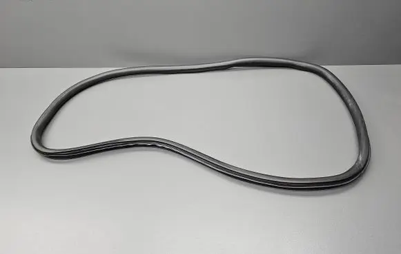 Rear door rubber seal (on body)