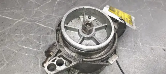 BMW 5 E39 Vacuum pump 024375