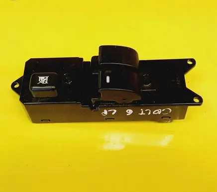 Mitsubishi Colt Electric window control switch MR587959