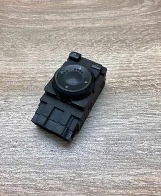 Volkswagen PASSAT B5 Wing mirror switch 3B1959565B