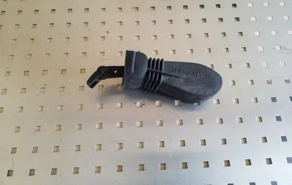 Audi A5 8T 8F Front door check strap stopper 8T0837267