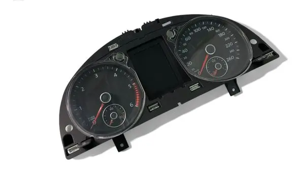 Volkswagen PASSAT B7 Speedometer (instrument cluster) 3AA920870A