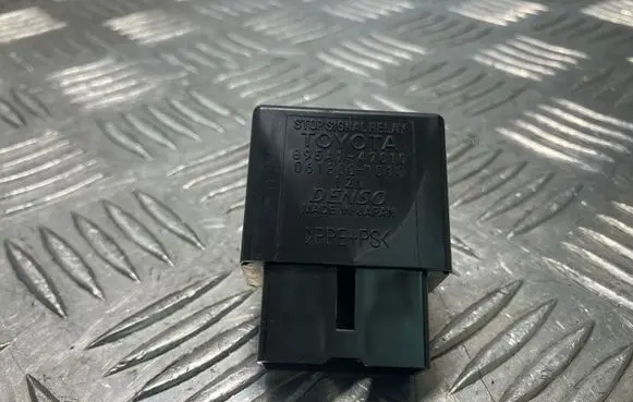 Toyota Avensis T270 Other relay 895A147010 0618001010