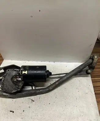 Volkswagen Transporter - Caravelle T4 Front wiper linkage 701955215