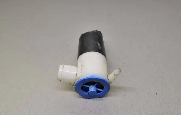 Chrysler Voyager Headlight washer pump 91331901