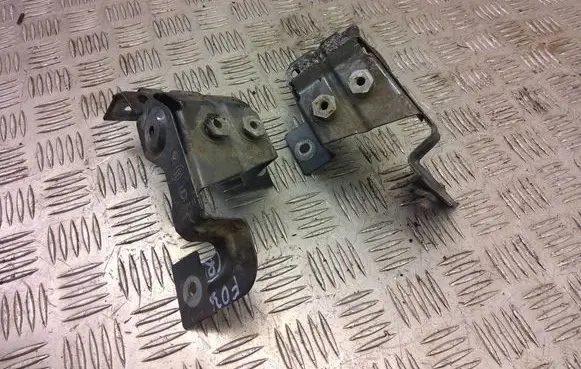 Land Rover Discovery 5 Fender mounting bracket FK7216E128AB