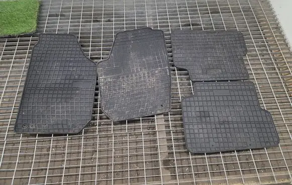 Skoda Fabia Mk2 (5J) Car floor mat set