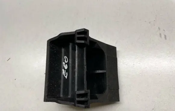 BMW 5 E60 E61 Radiator mount bracket 7542517 17117542517