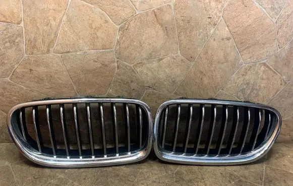 BMW 5 F10 F11 Front bumper upper radiator grill 7336478 7340320