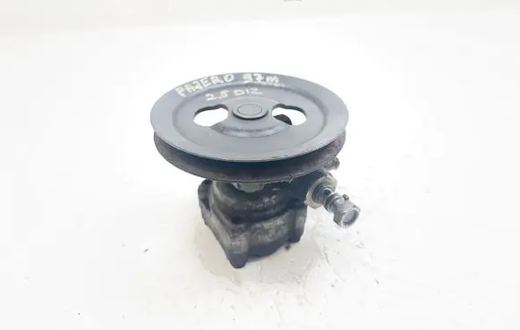 Mitsubishi Pajero Power steering pump