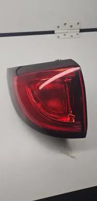 Chrysler Pacifica Tailgate rear/tail lights F00HT8408519