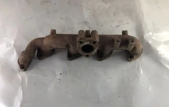 KIA Sorento Exhaust manifold