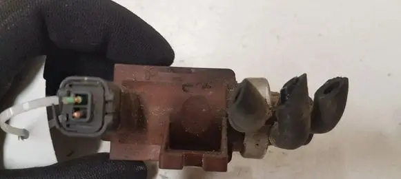 Volvo V50 Turbo solenoid valve 70096802 9652570180
