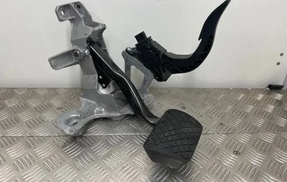 Audi Q7 4M Brake pedal 4M1723117E 8W1723523