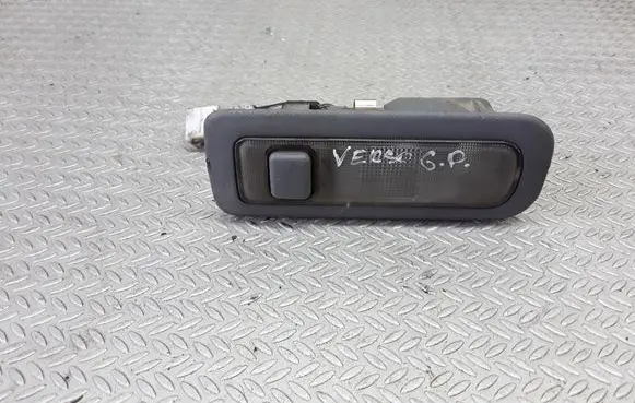 Toyota Avensis Verso Rear seat light