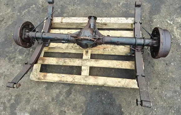 Nissan Vanette Rear axle beam
