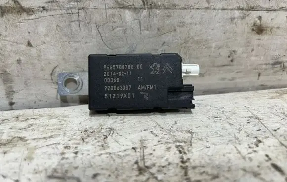 Peugeot 508 Aerial antenna amplifier 9665780780