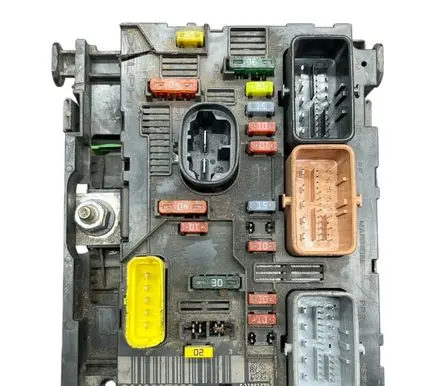 Peugeot 307 Fuse module 9661087080
