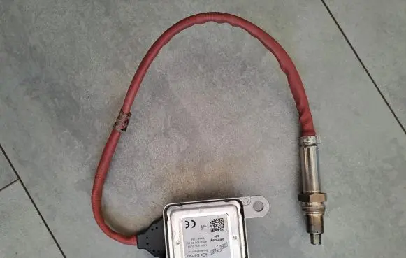 Mercedes-Benz ML W166 Lambda probe sensor A0009056104 A0009052210 5WK97248