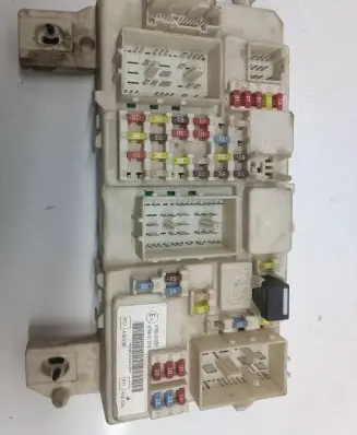 Ford Focus Fuse module 7M5T14A073DB 519243109 00012059